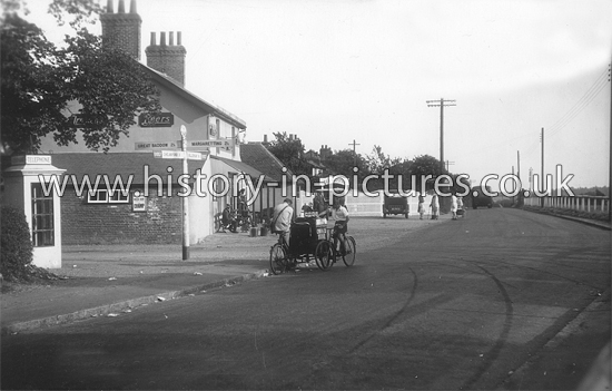 Main Road, Galleywood, Essex. c.1930's